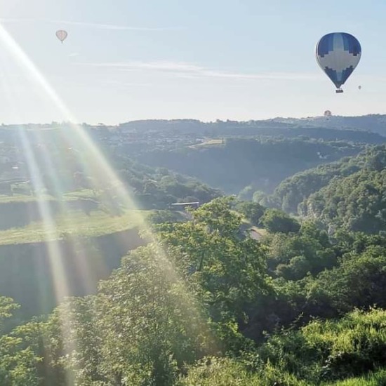 montgolfière en vallée de l'ay